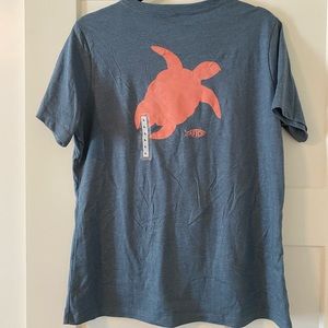 NWT-Women’s vneck shirt-size large